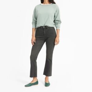 Everlane Kick Crop Jean in Washed Black